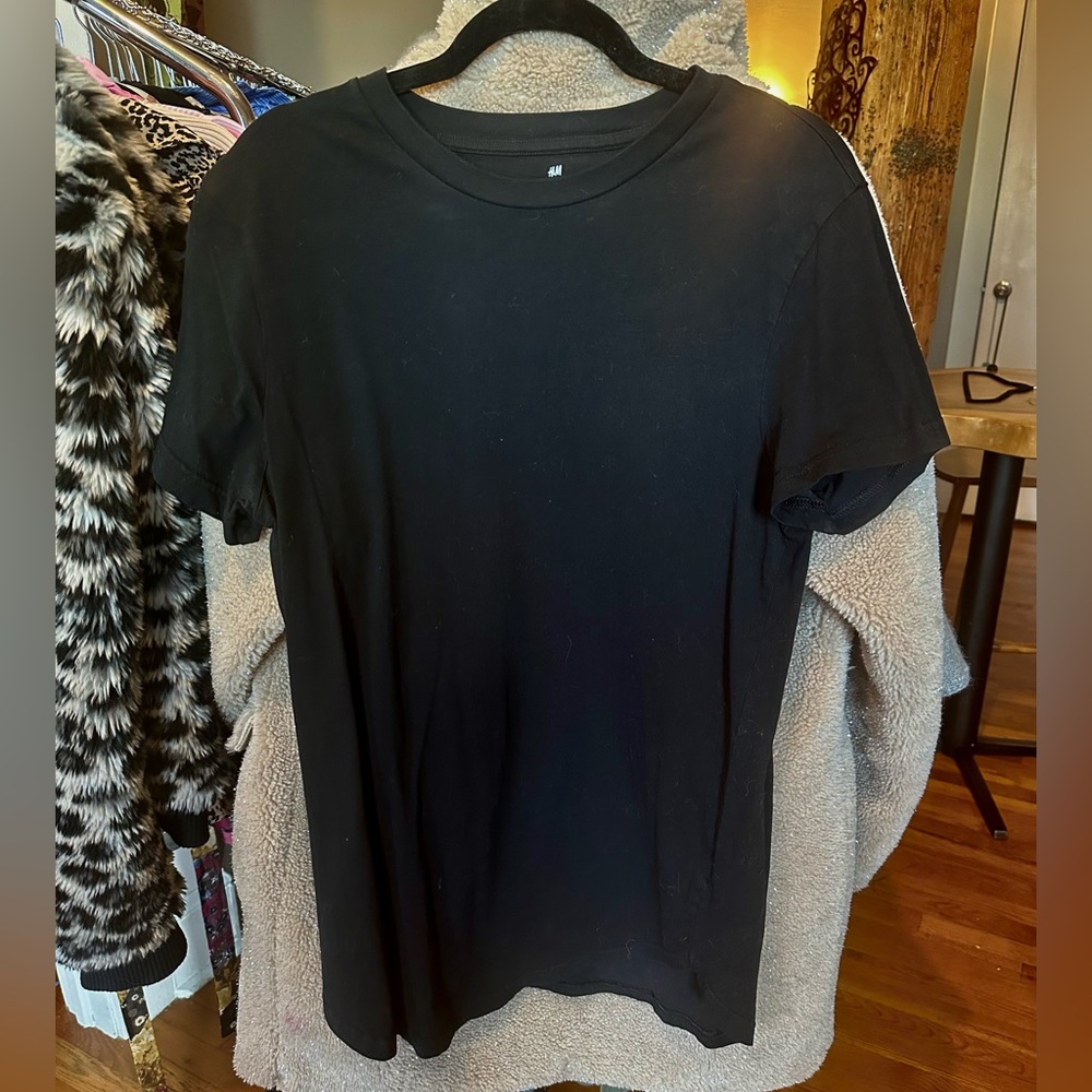 Men’s size S H&M black T-shirt